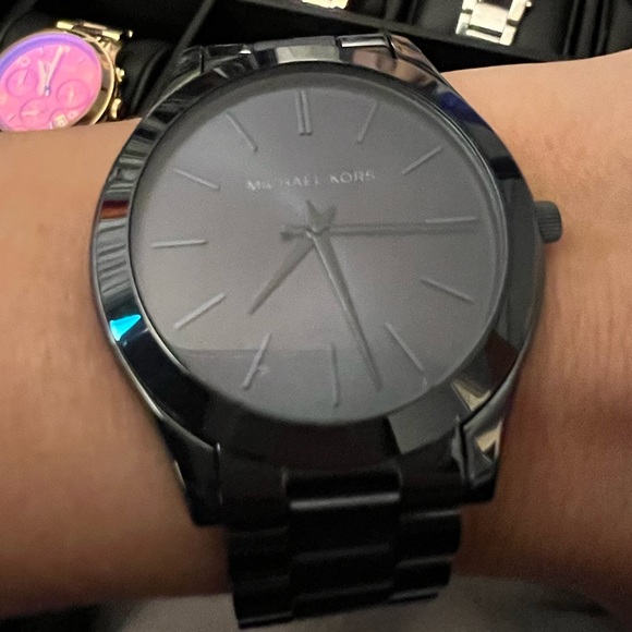 Michael Kors slim “runway” Navy Blue. Unisex. - Picture 2 of 3